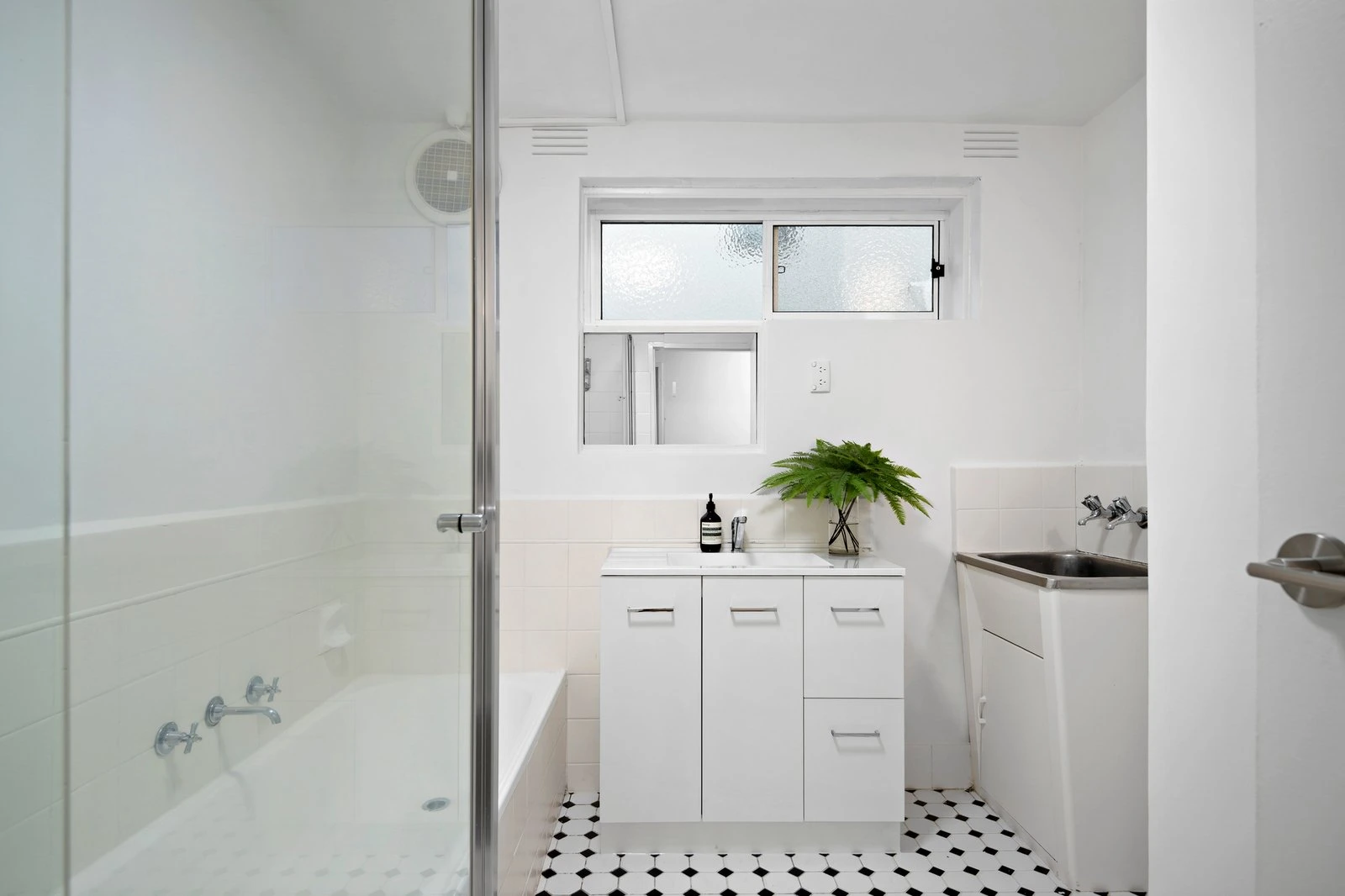 2/208 Tennyson Street, Elwood, 3184