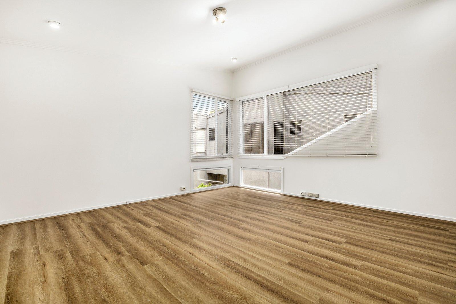 22/15 Beach Street, Port Melbourne, 3207