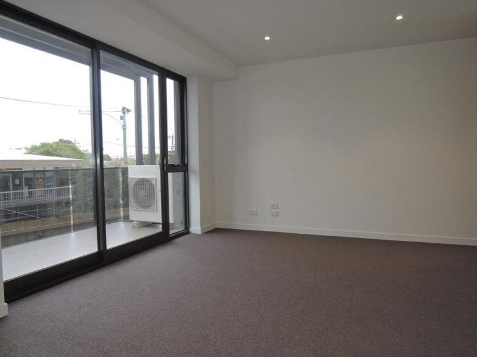 22/872-874 Doncaster Road, Doncaster, 3108