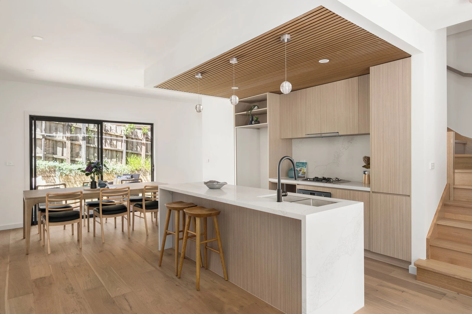 2/30-32 Boronia Grove, Doncaster East, 3109