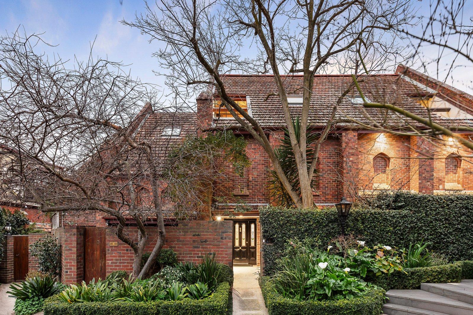 2/312 Barkers Road, Hawthorn, 3122