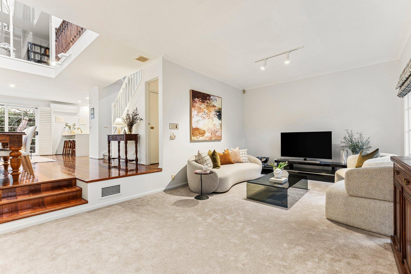 2/312 Barkers Road, Hawthorn, 3122