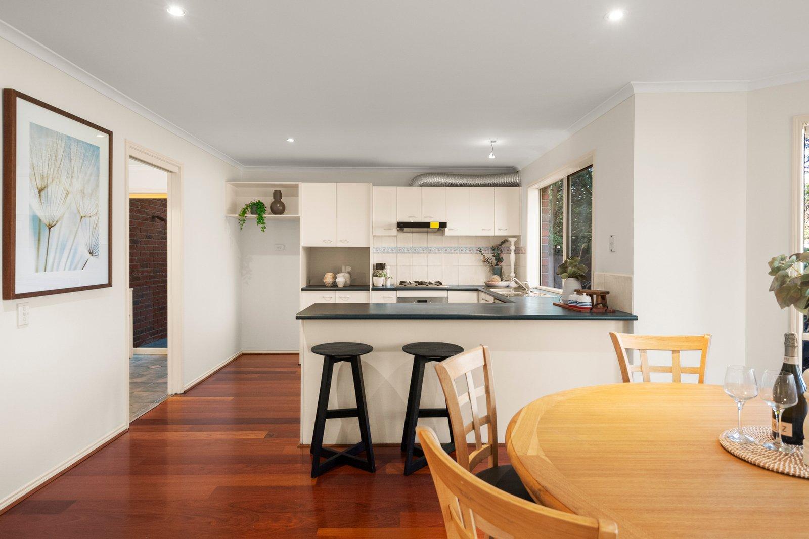 2/32 Albury Road, Balwyn North, 3104