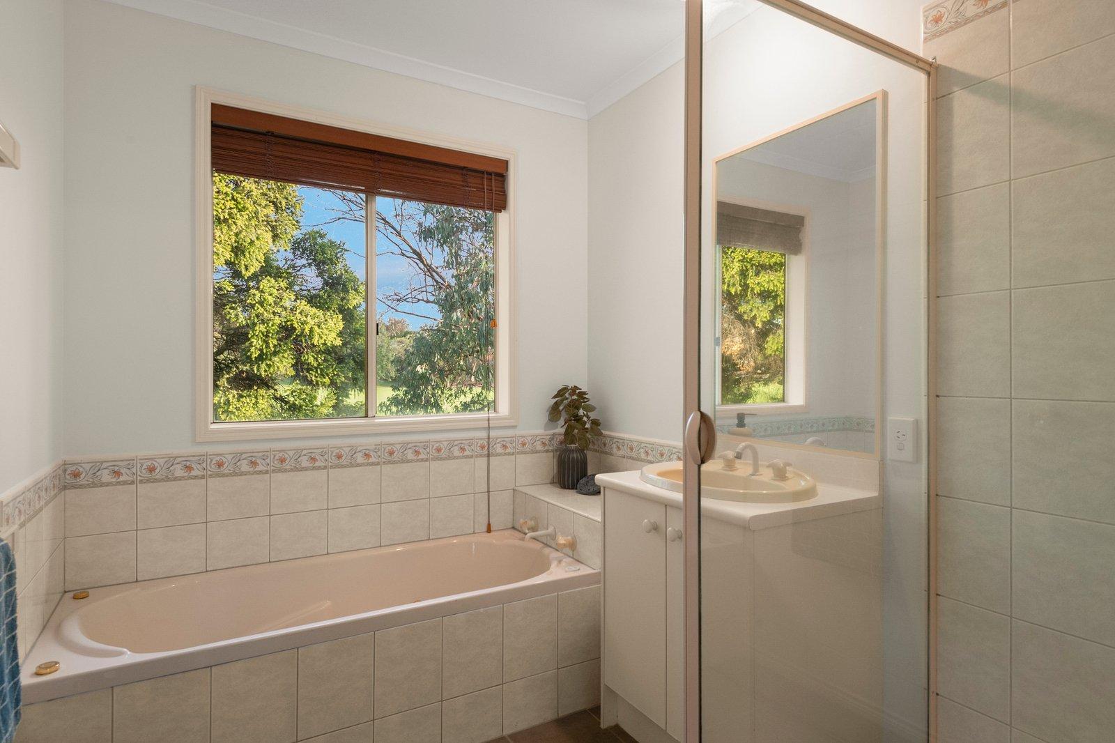 2/32 Albury Road, Balwyn North, 3104