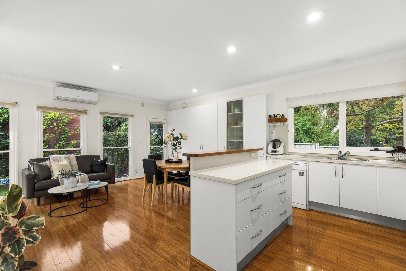 2/4 Hopetoun Avenue, Canterbury, 3126