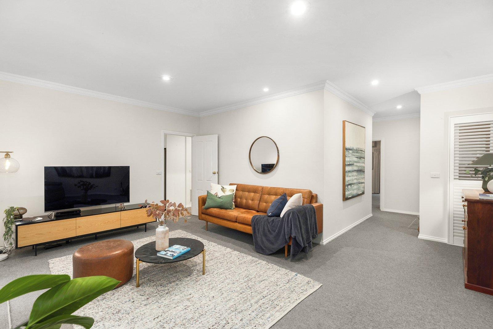 2/4 Hopetoun Avenue, Canterbury, 3126