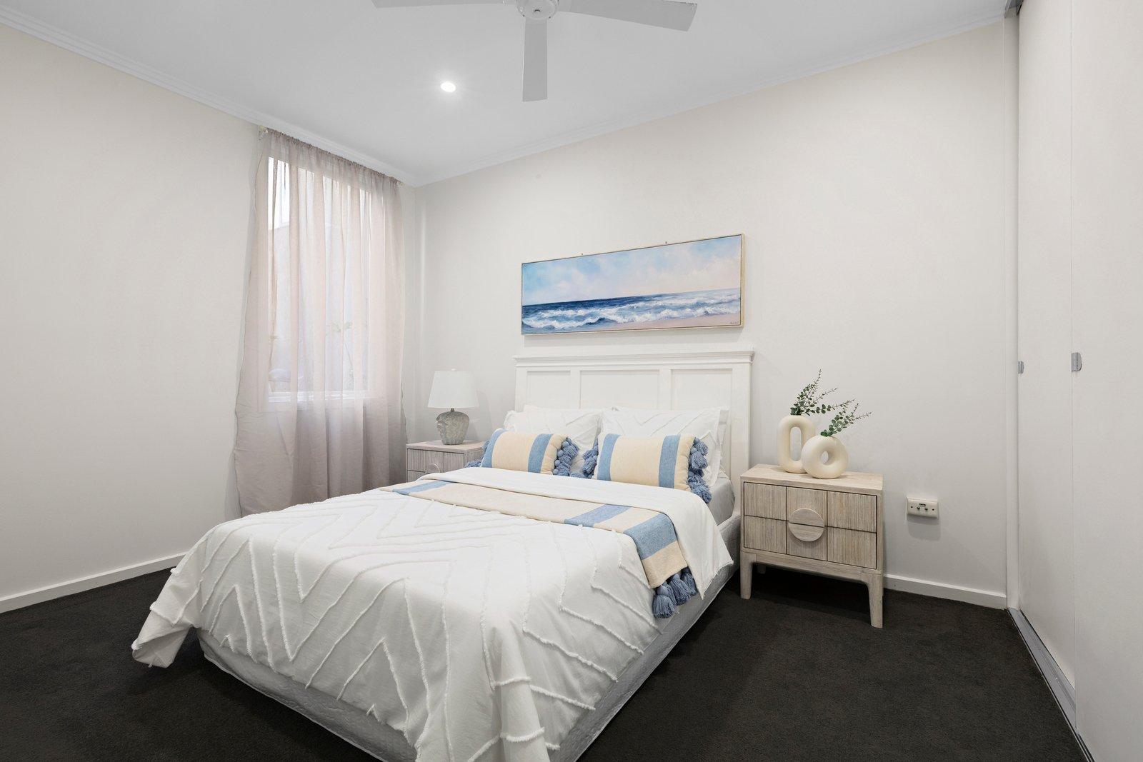 24/15 Beach Street, Port Melbourne, 3207