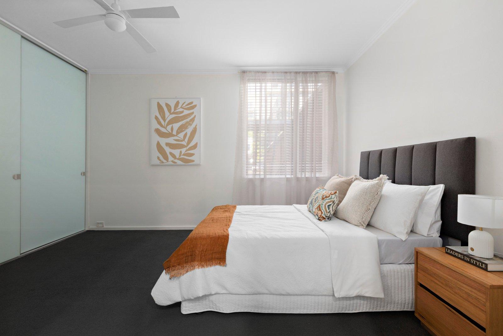 24/15 Beach Street, Port Melbourne, 3207