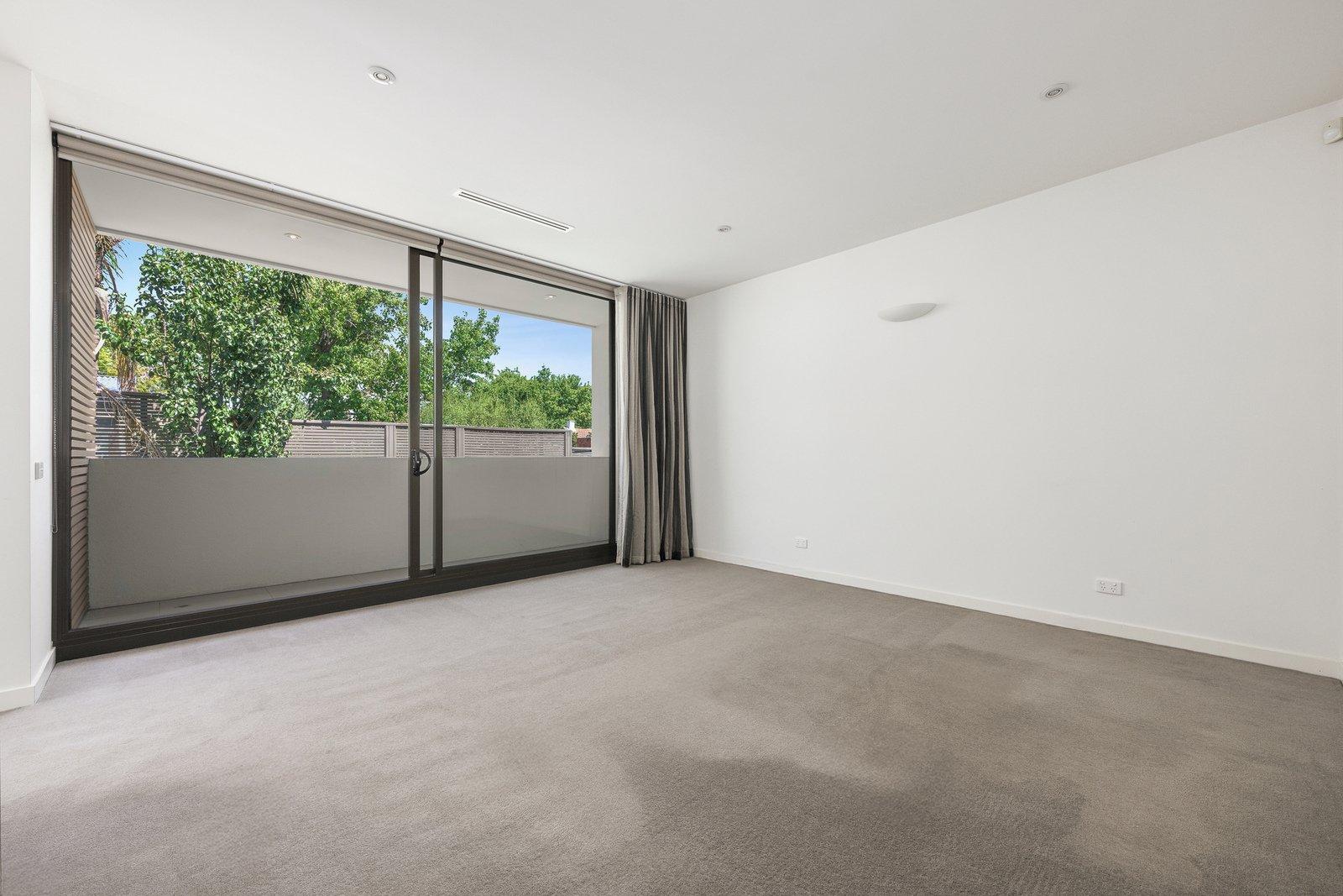 2/43 Faversham Road, Canterbury, 3126