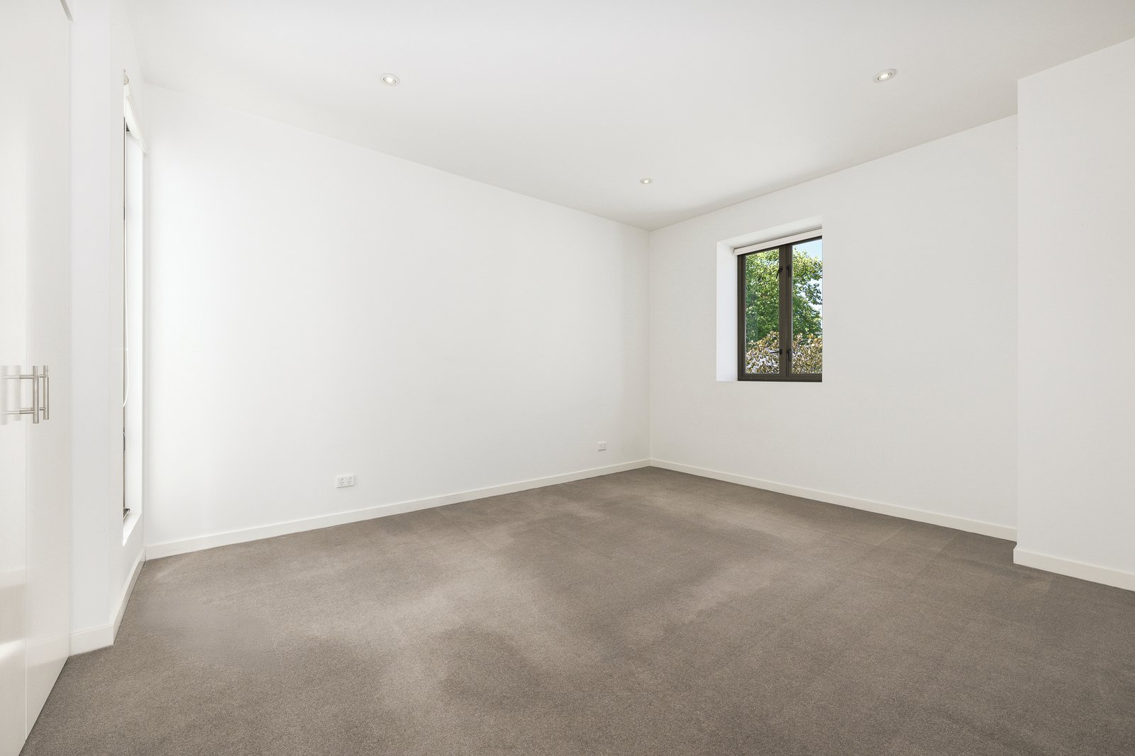 2/43 Faversham Road, Canterbury, 3126