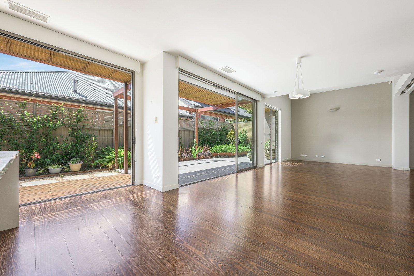2/43 Faversham Road, Canterbury, 3126