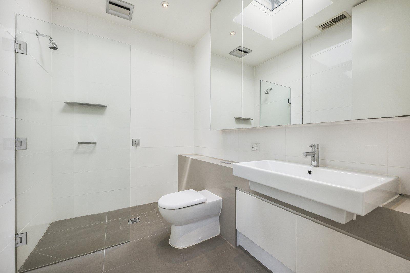 2/43 Faversham Road, Canterbury, 3126