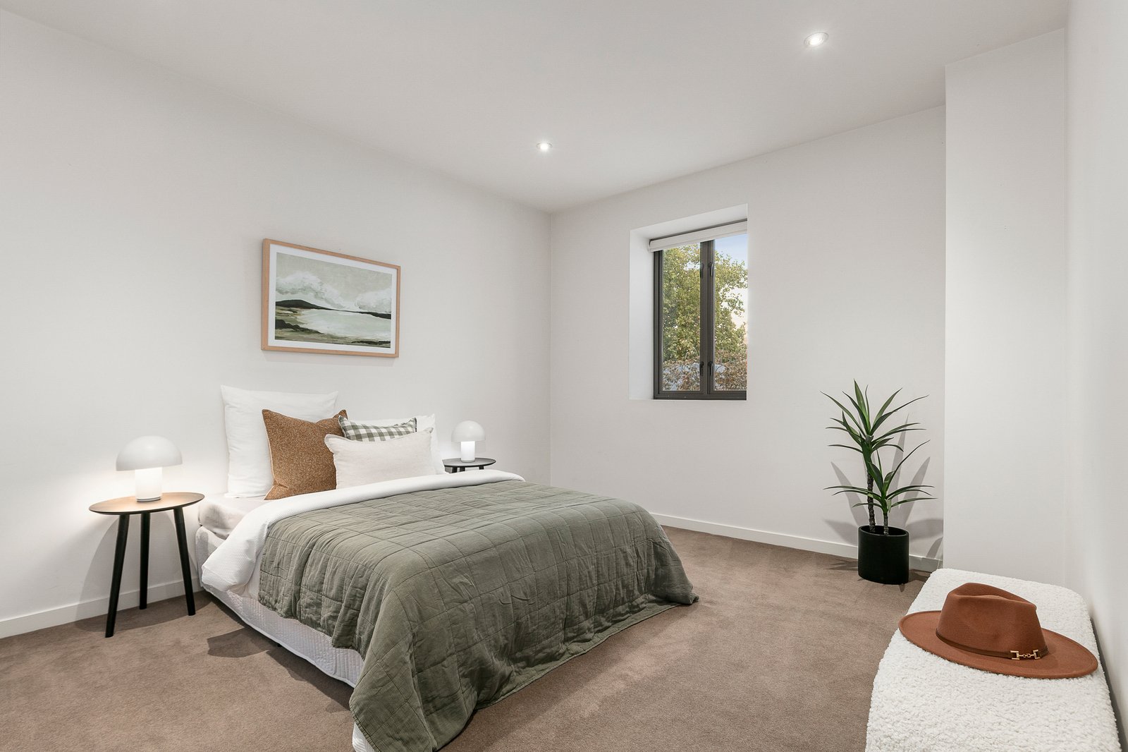 2/43 Faversham Road, Canterbury, 3126