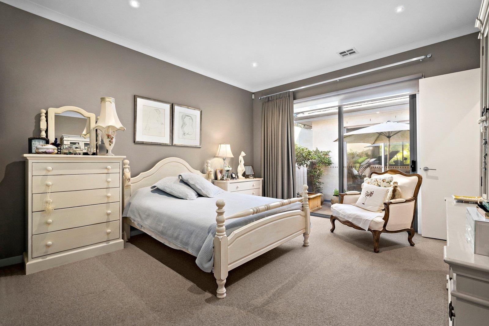2/44 Warburton Road, Canterbury, 3126
