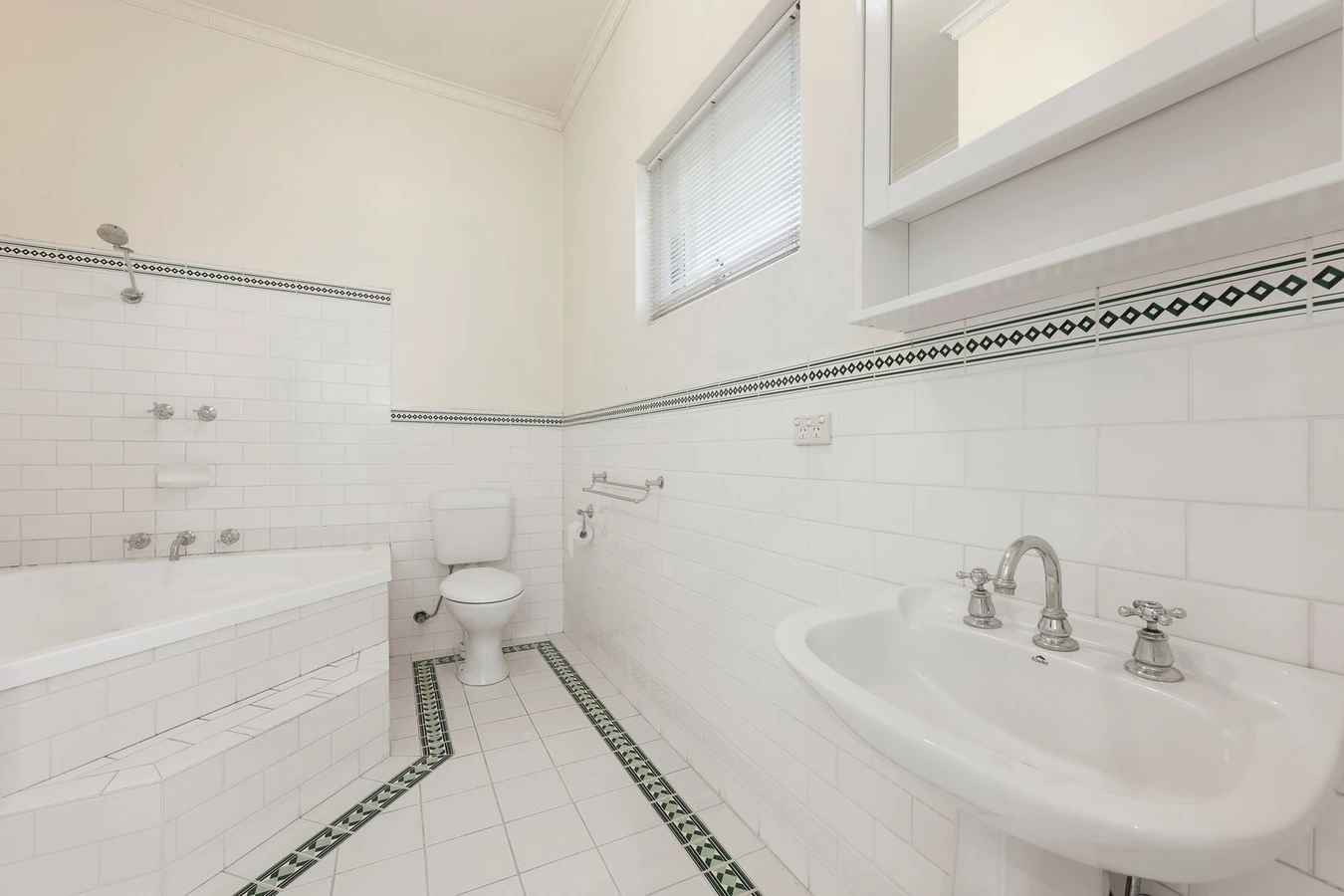 25 Albert Crescent, Surrey Hills, 3127