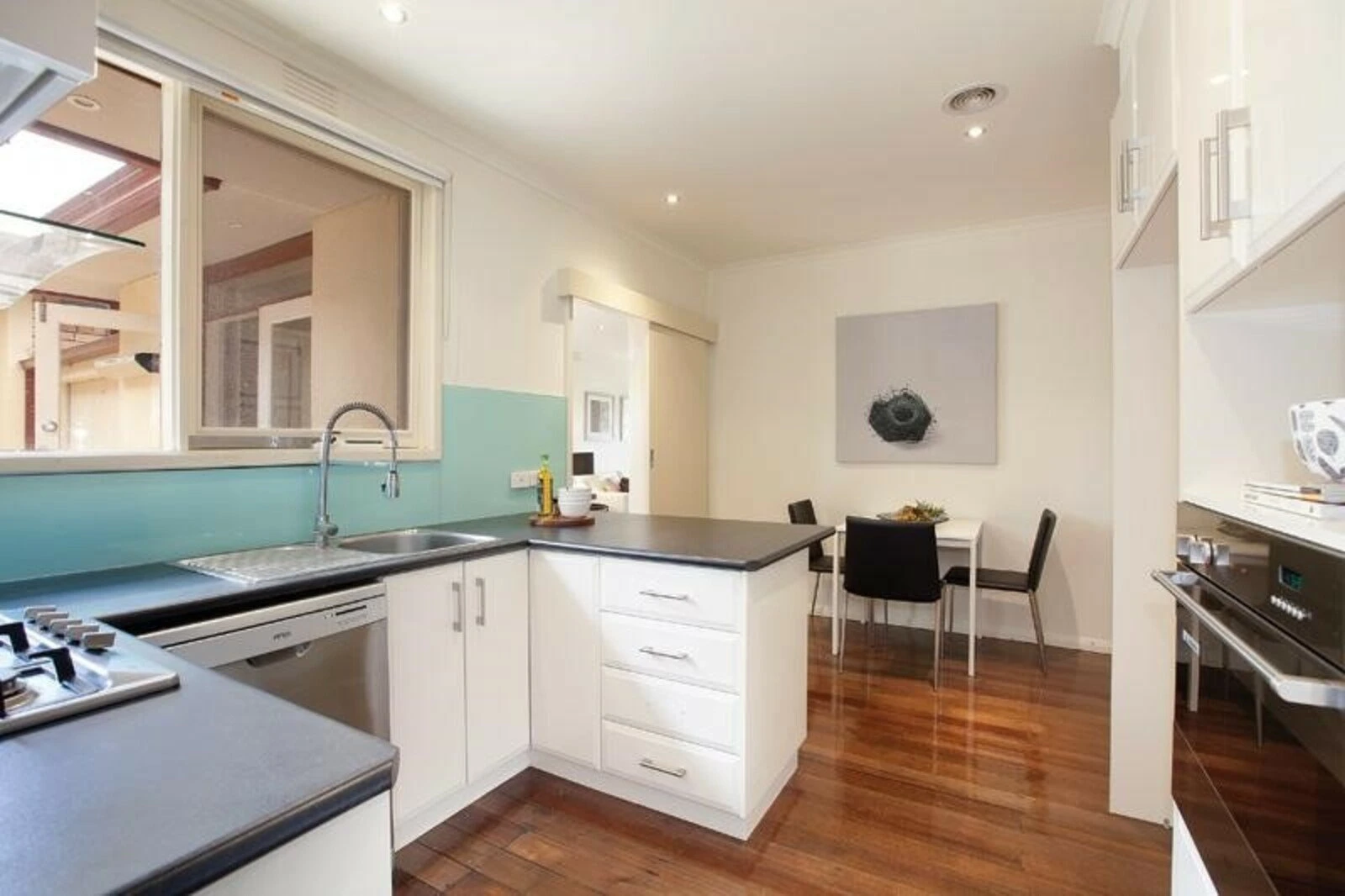2/5 Erica Avenue, Glen Iris, 3146
