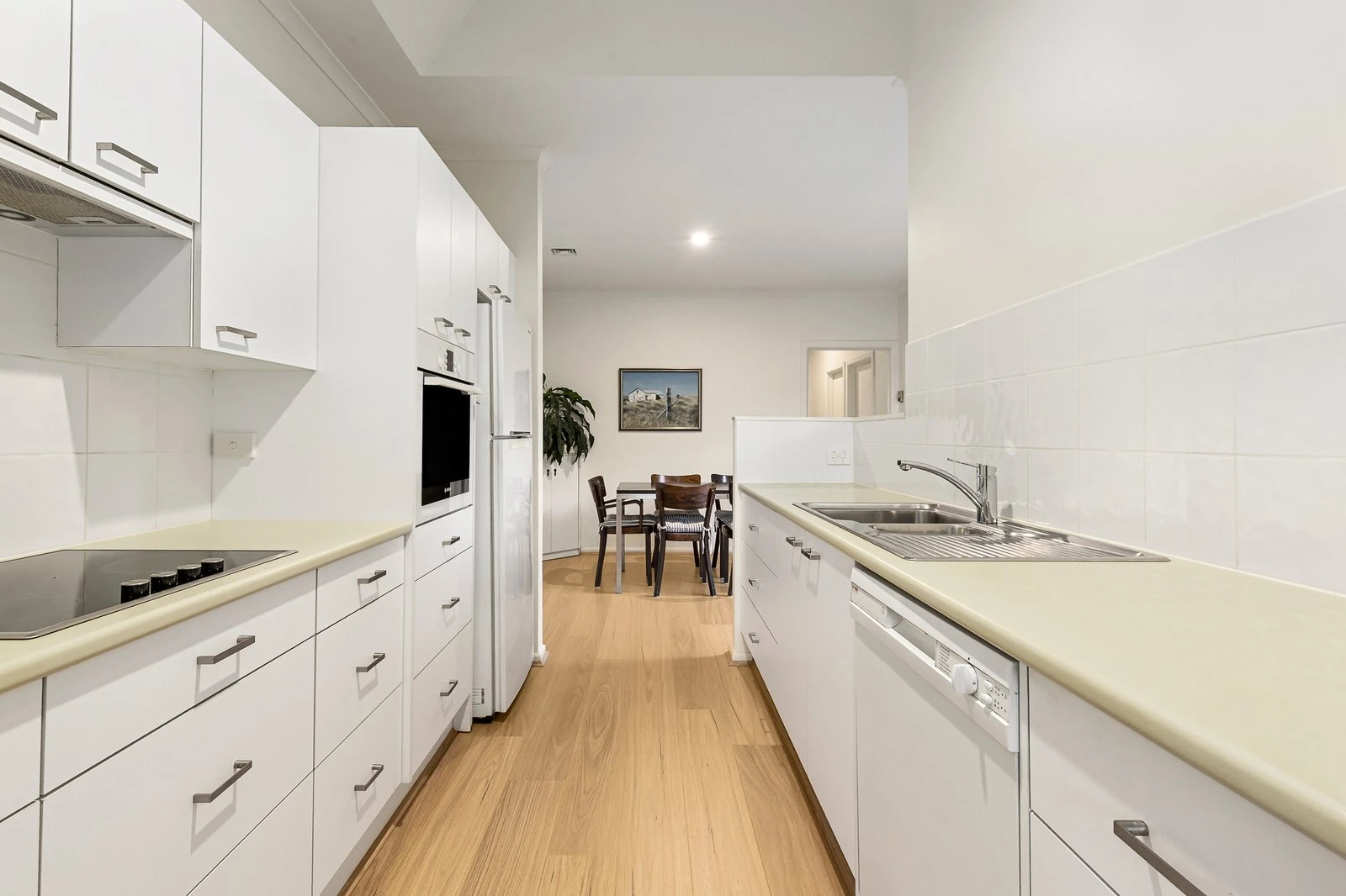 2/5 Leeds Street, Canterbury, 3126