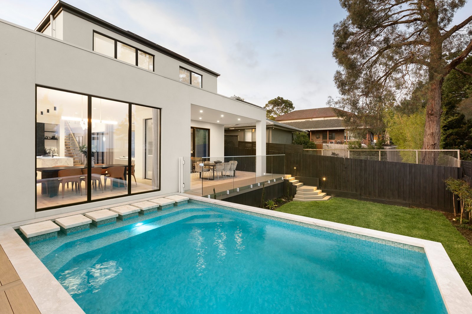 27 Dickens Street, Glen Iris, 3146