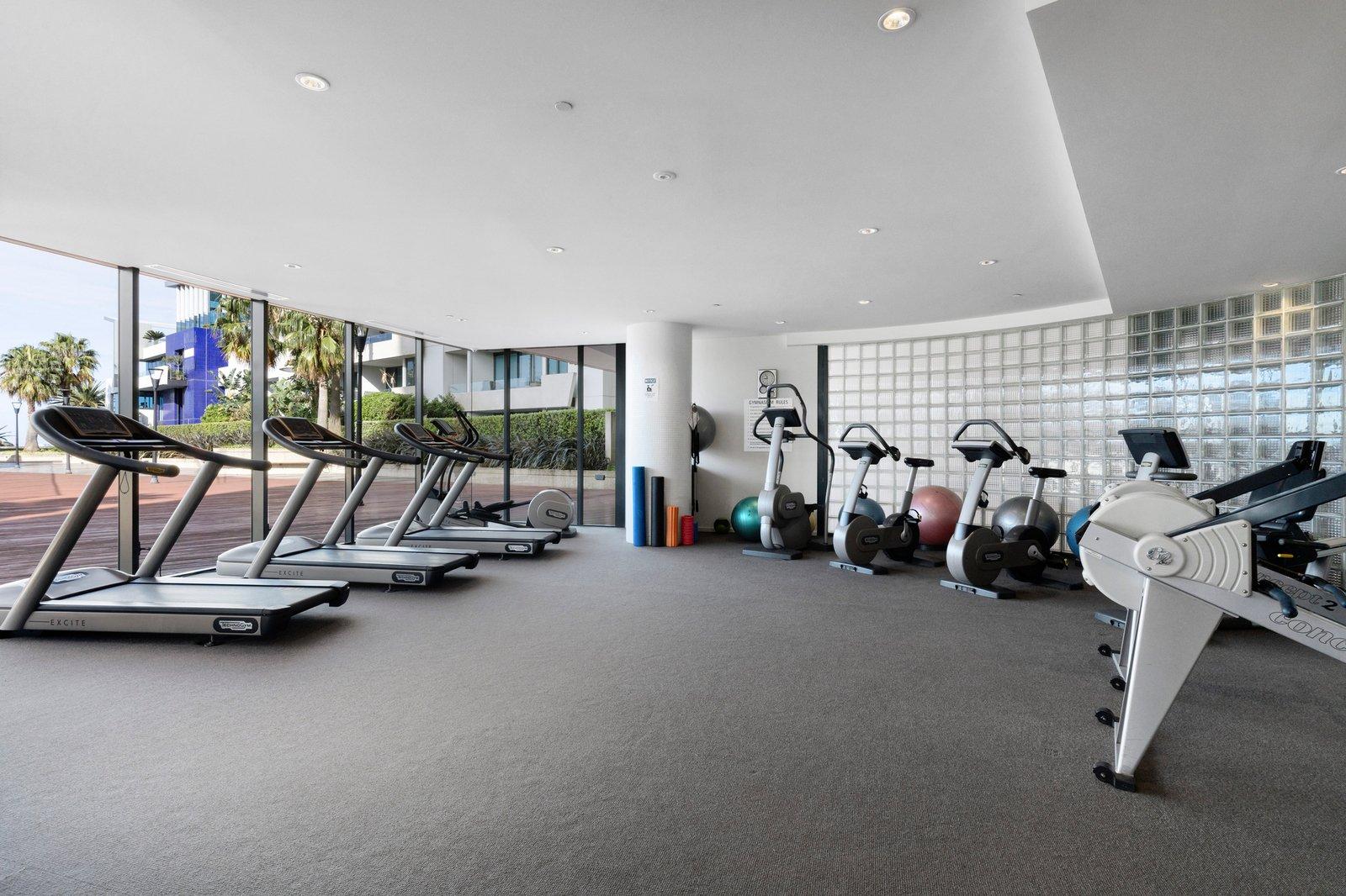 27/2 Esplanade West, Port Melbourne, 3207