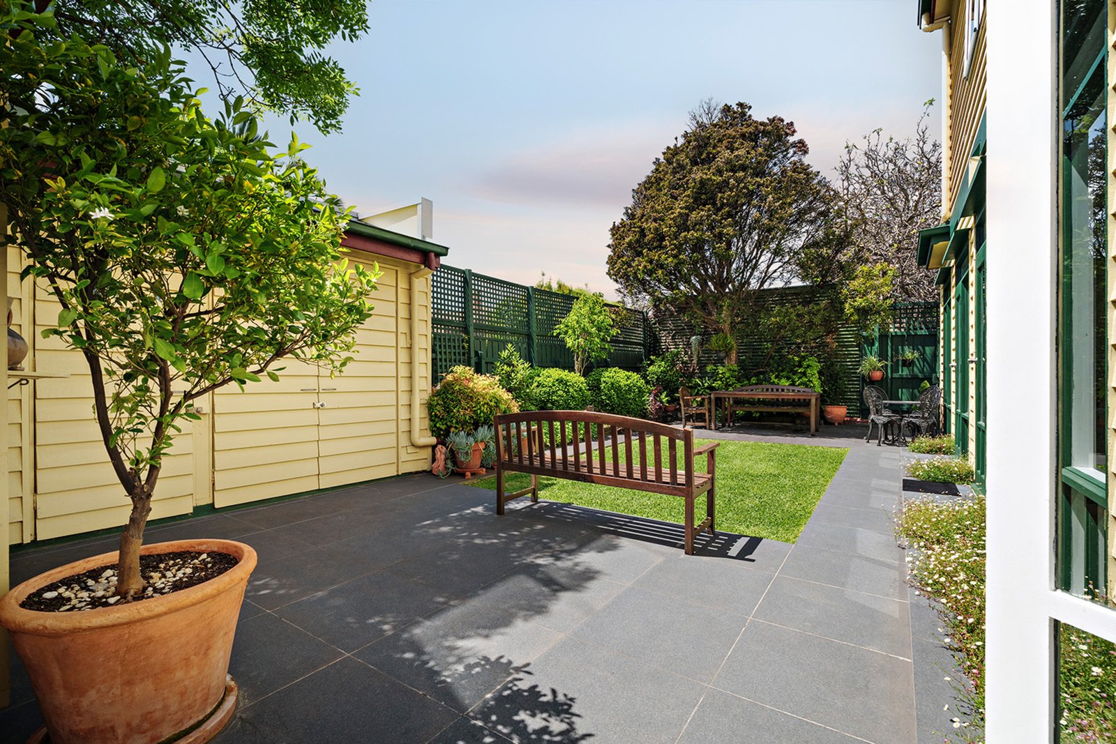 28 Carrington Grove, St Kilda East, 3183