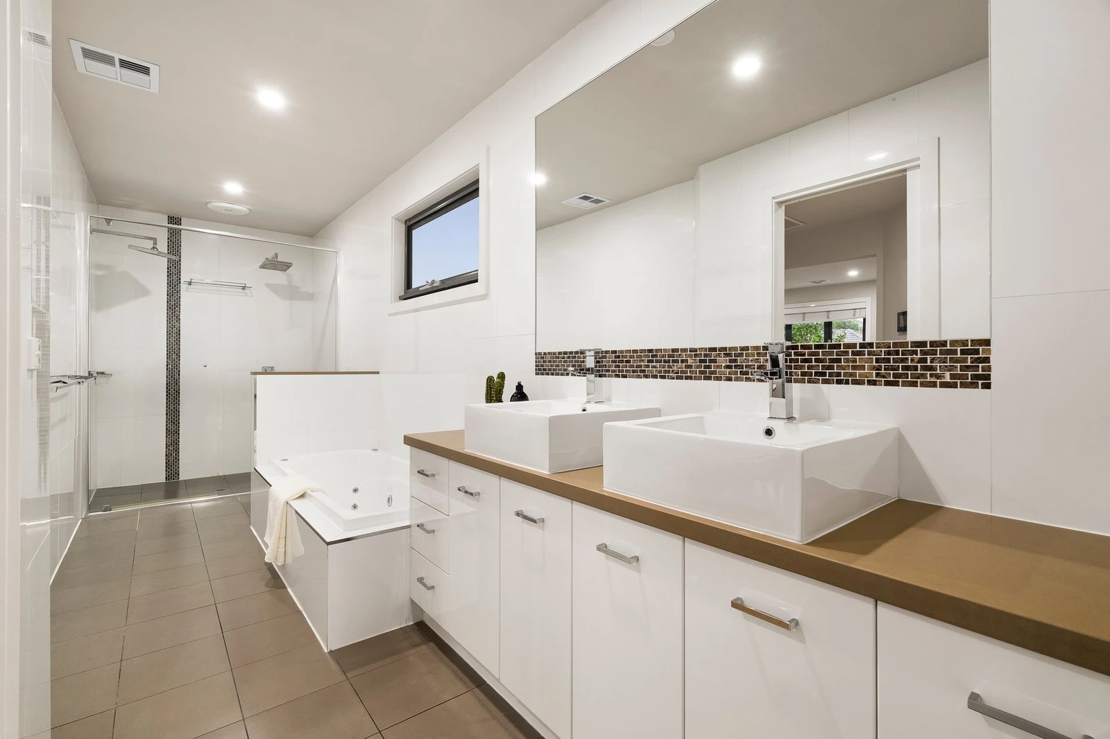2/9 Walerna Road, Glen Iris, 3146