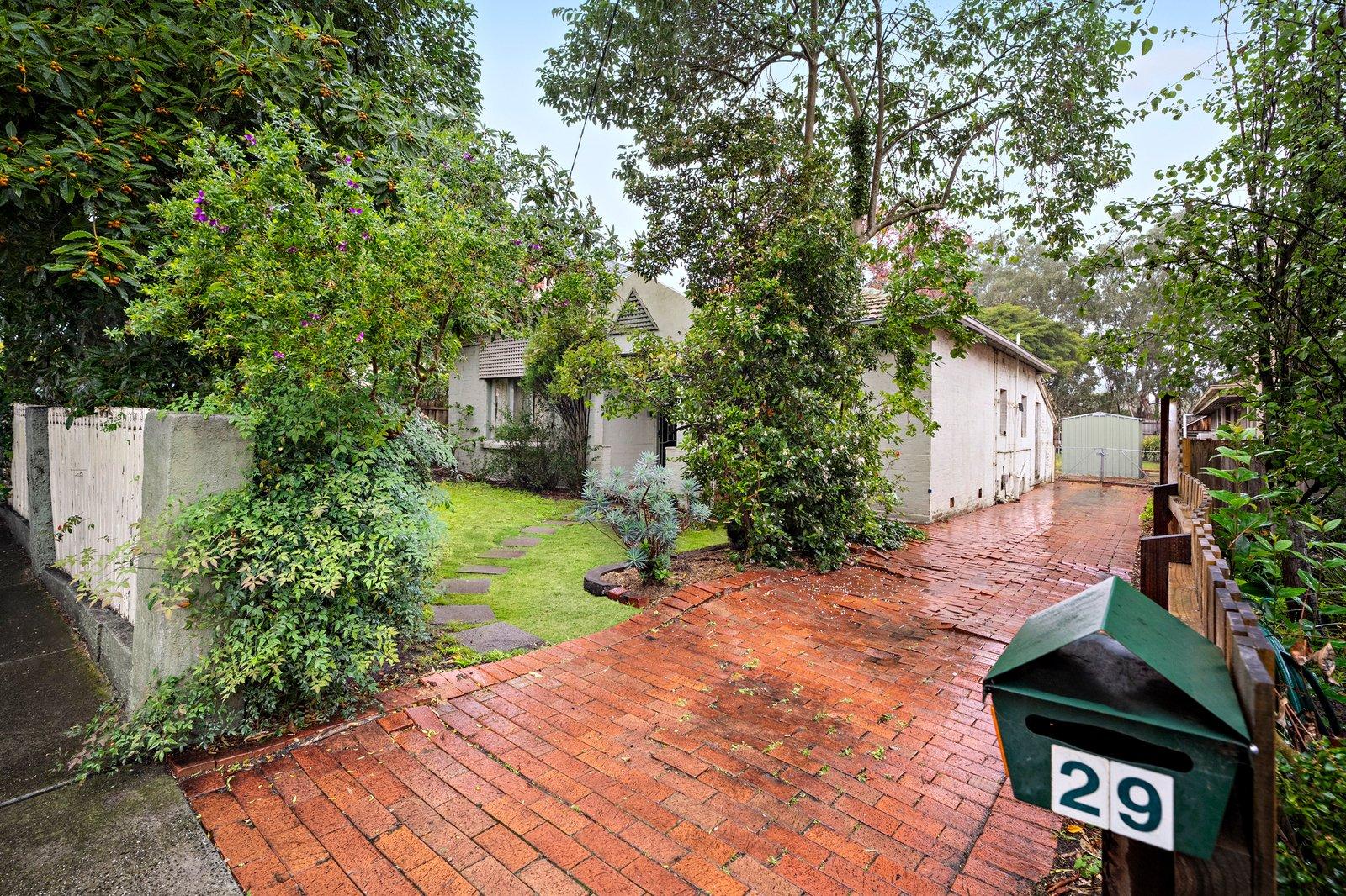 29 Sutherland Avenue, Kew East, 3102