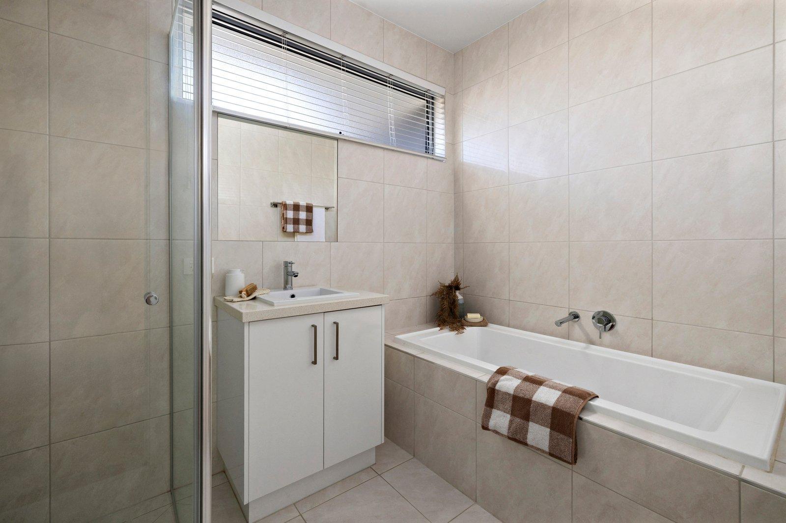 2/90 Beleura Hill Road, Mornington, 3931
