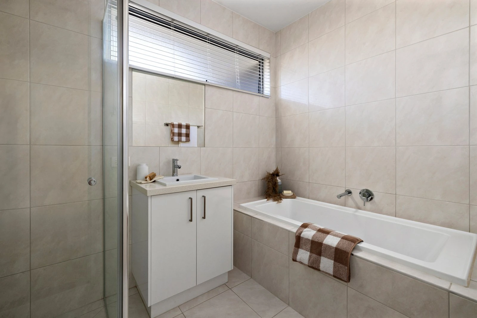 2/90 Beleura Hill Road, Mornington, 3931