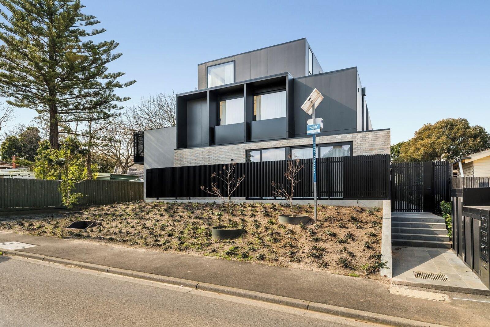 2/92 Brougham Street, Kew, 3101