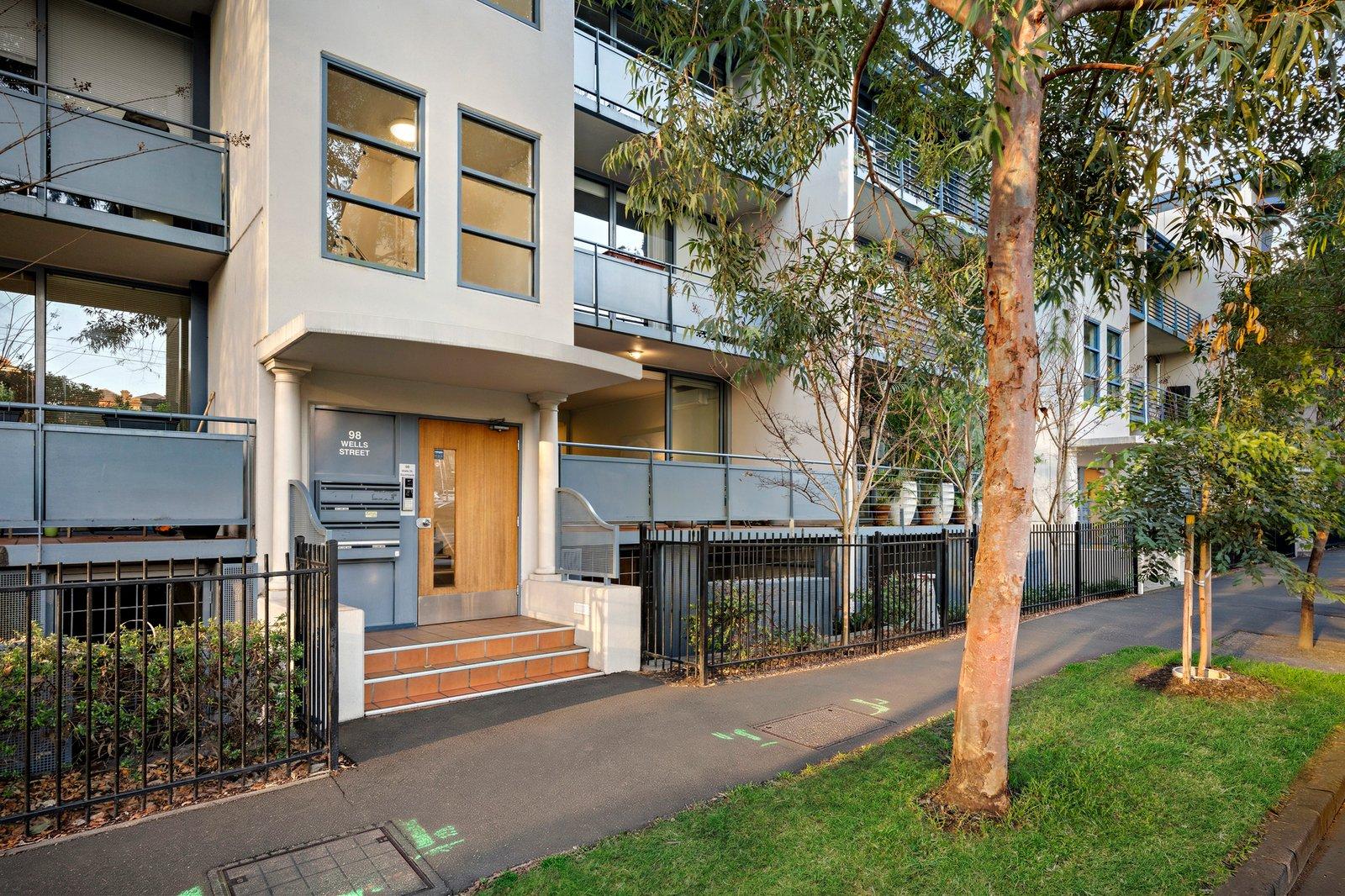 2/98 Wells Street, Southbank, 3006