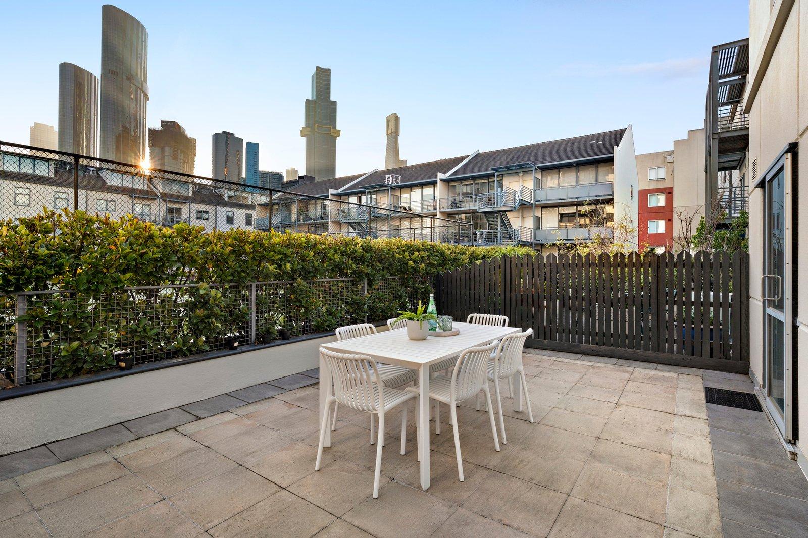 2/98 Wells Street, Southbank, 3006