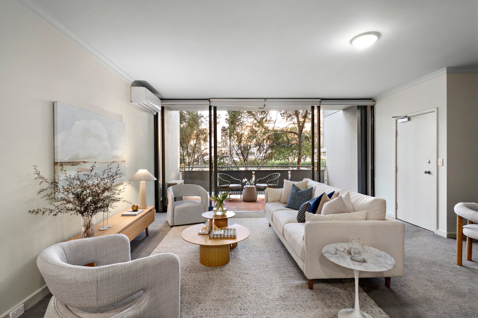 2/98 Wells Street, Southbank, 3006