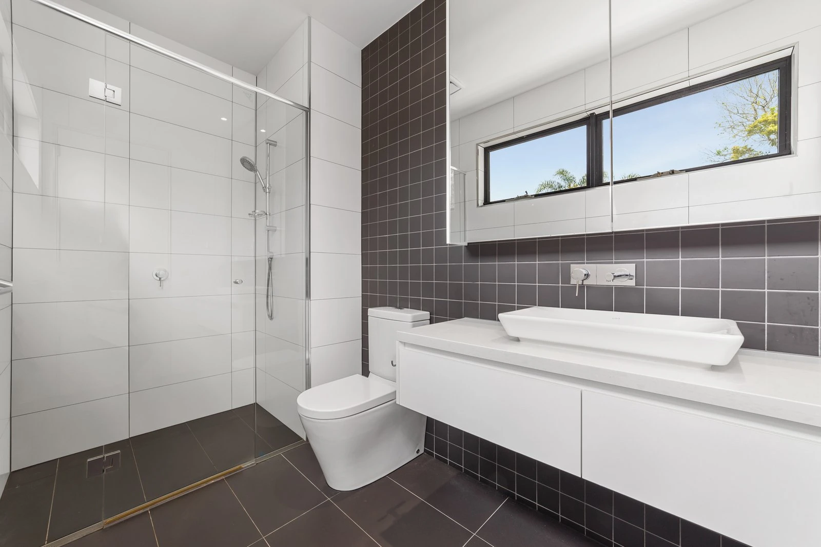 2B Ellesmere Road, Windsor, 3181