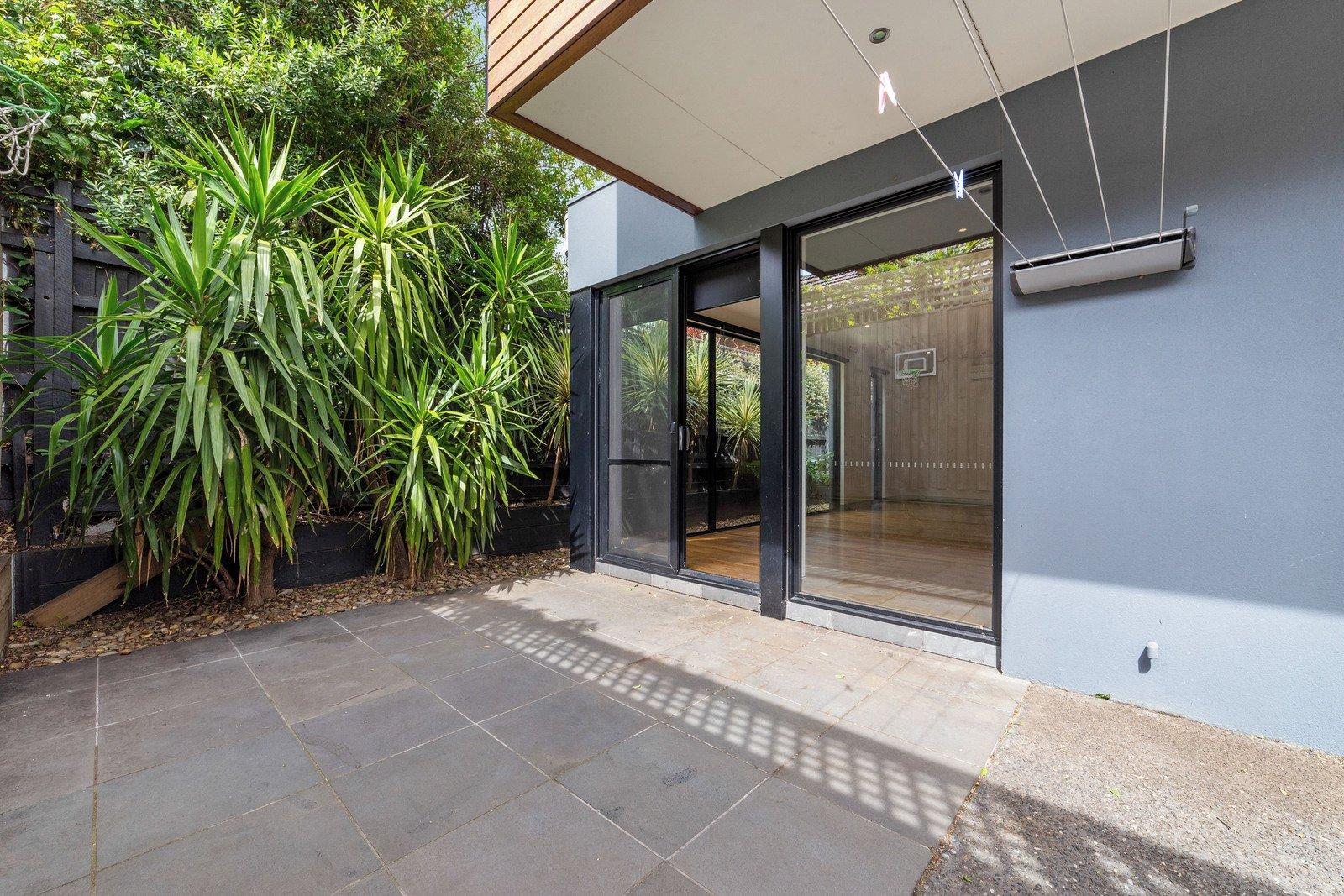 2B Ellesmere Road, Windsor, 3181