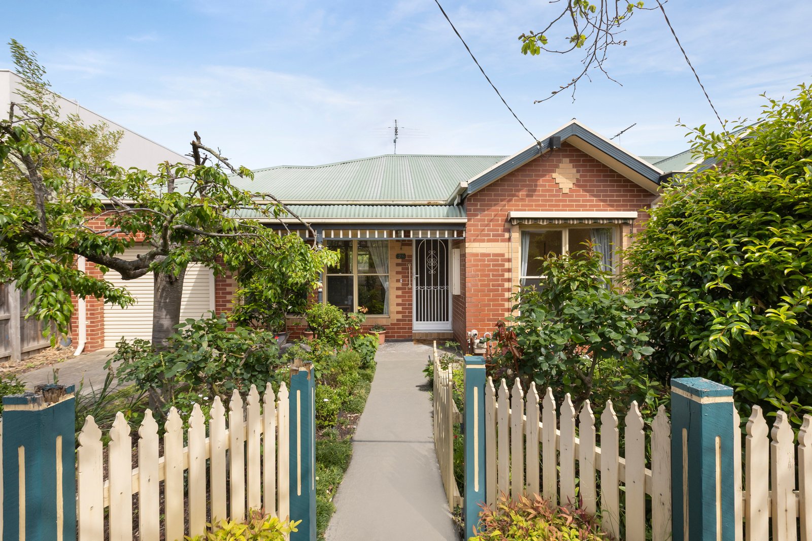 2C Russell Street, Surrey Hills, 3127