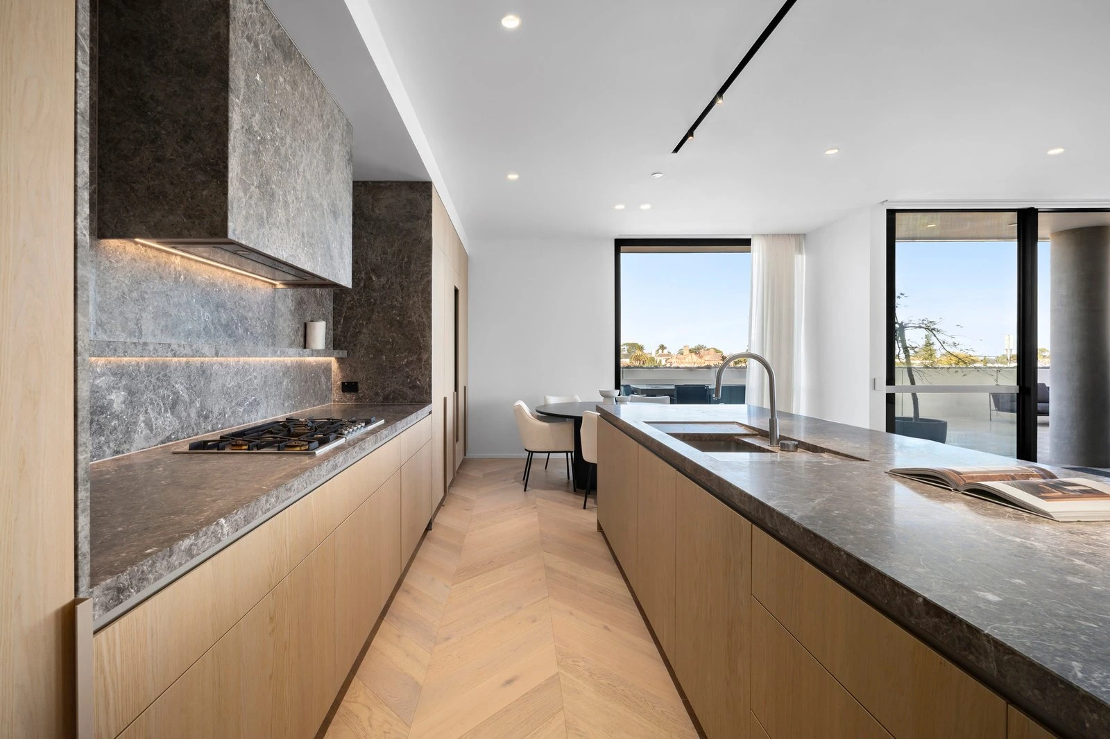 302/83 Bay Street, Brighton, 3186