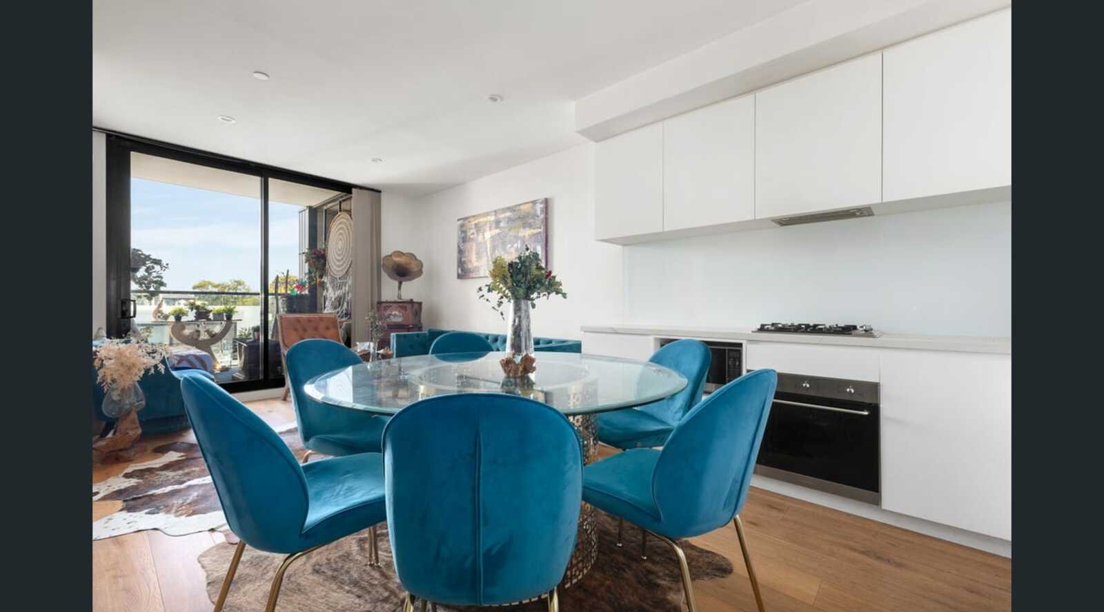 304/7 Red Hill Terrace, Doncaster East, 3109