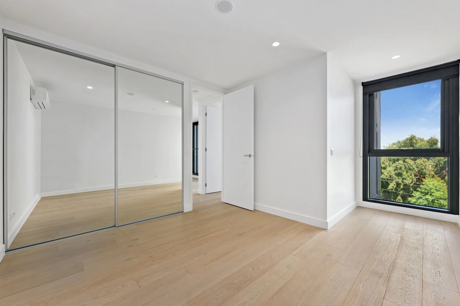 305/4 Koolkuna Lane, Hampton, 3188