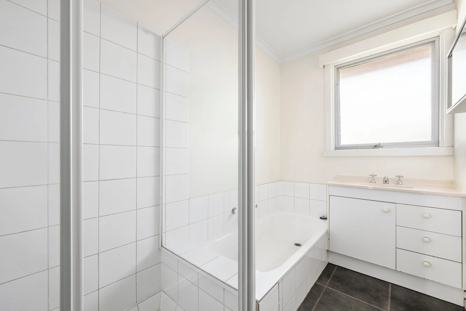 3/182 Weatherall Road, Cheltenham, 3192