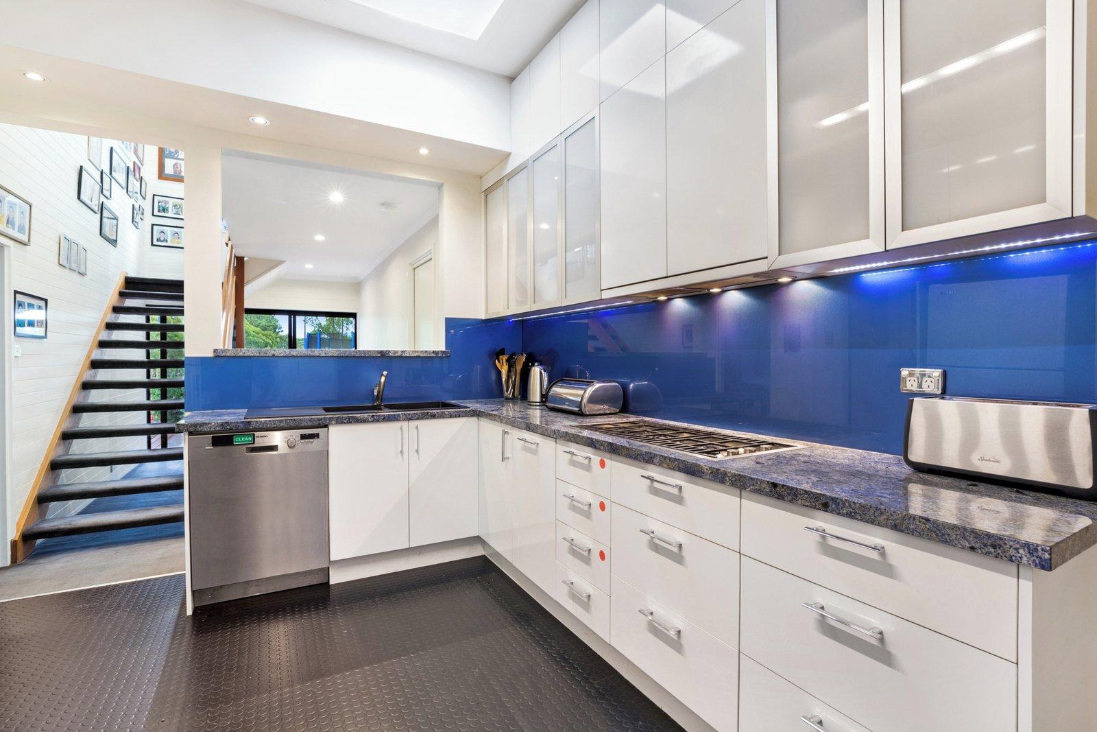 32 Bennett Parade, Kew East, 3102