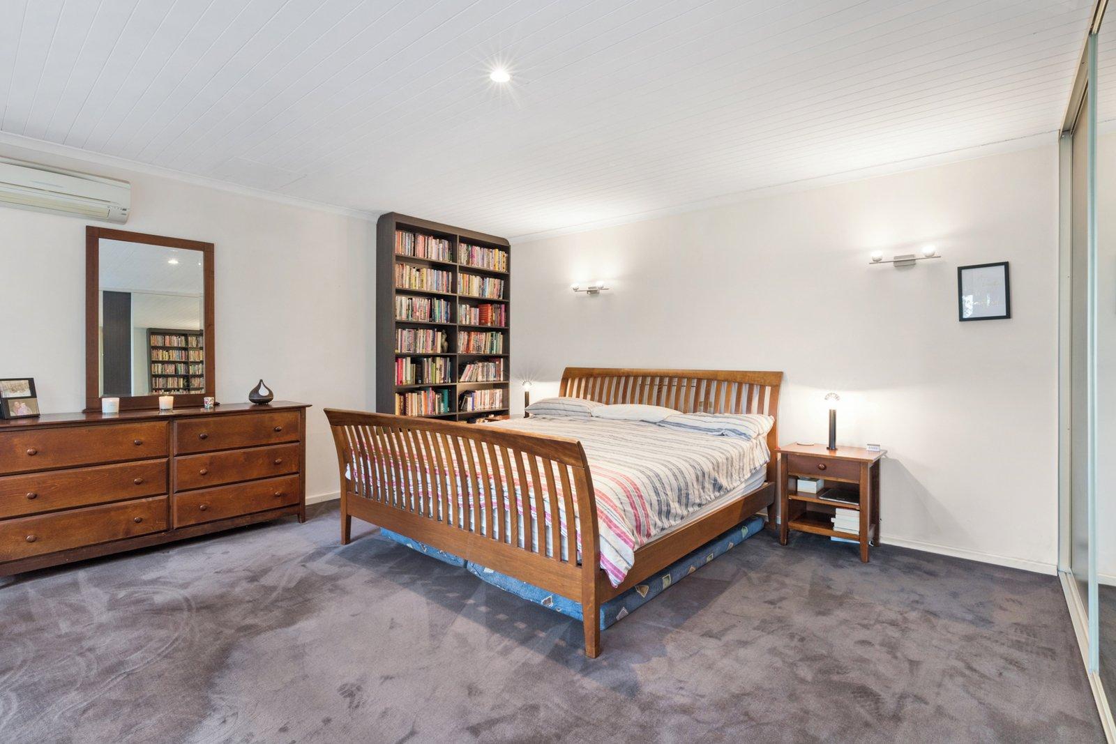 32 Bennett Parade, Kew East, 3102
