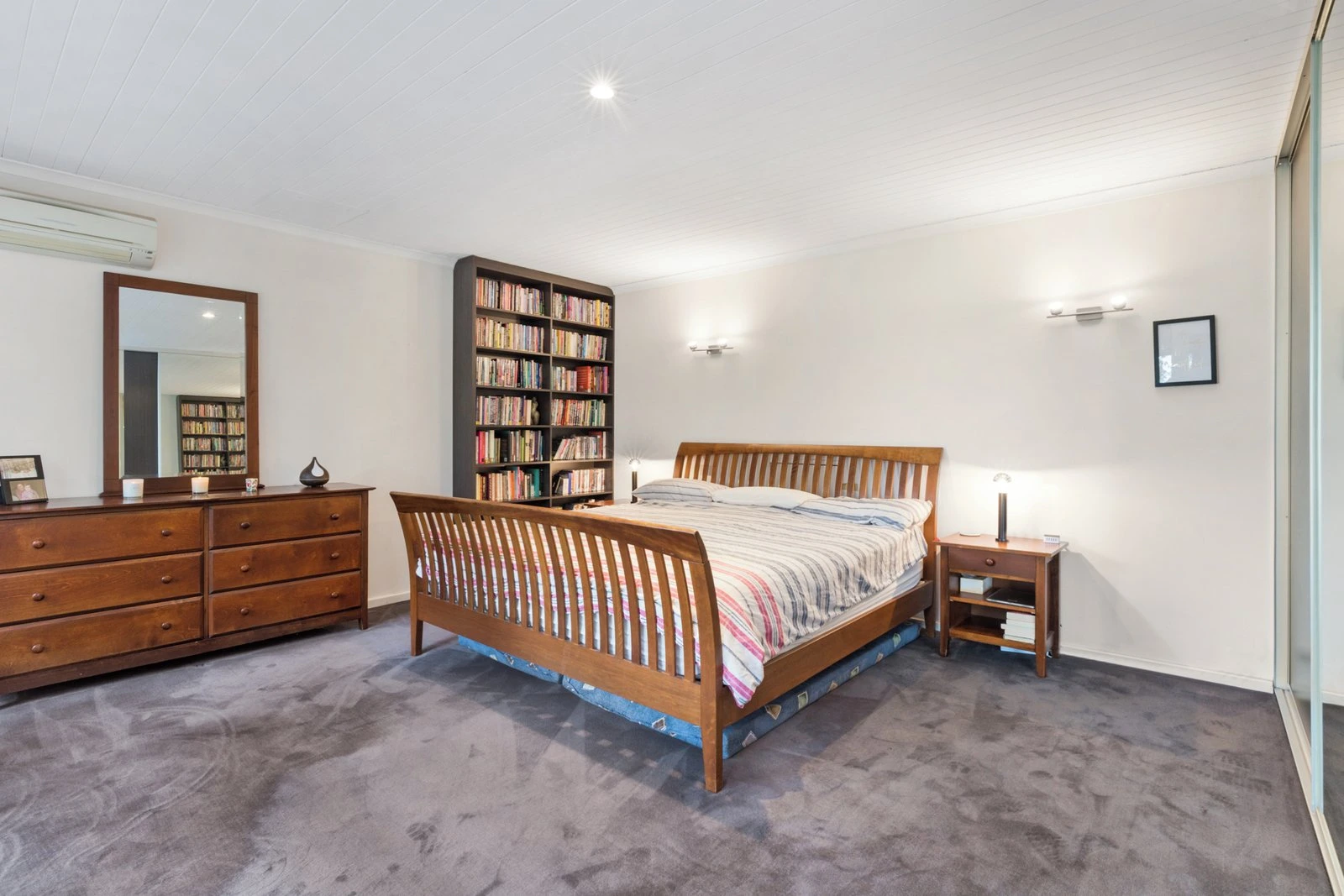 32 Bennett Parade, Kew East, 3102