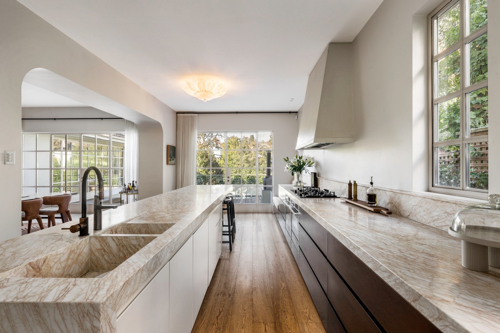 32 Linlithgow Road, Toorak, 3142