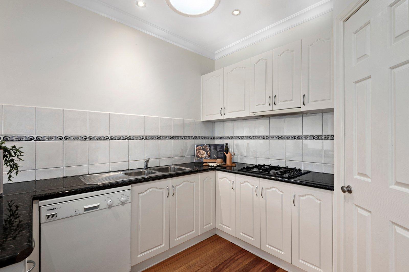 3/41 Van Ness Avenue, Mornington, 3931