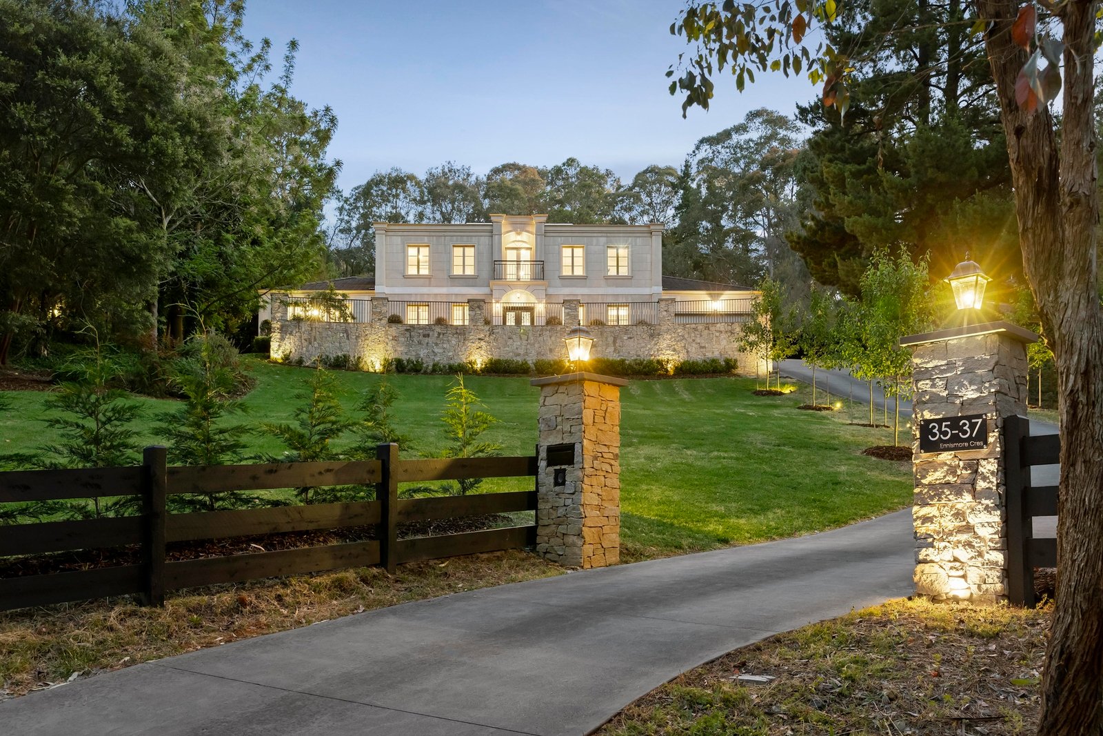 35-37 Ennismore Crescent, Park Orchards, 3114