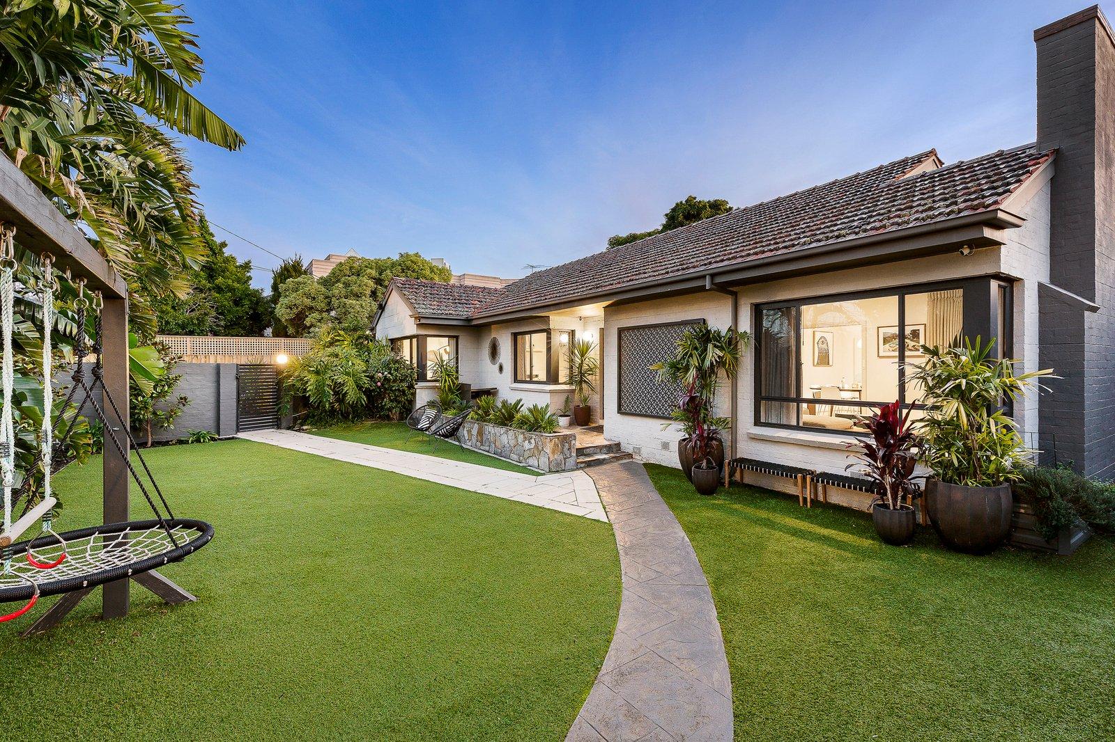35 Canberra Grove, Brighton East, 3187