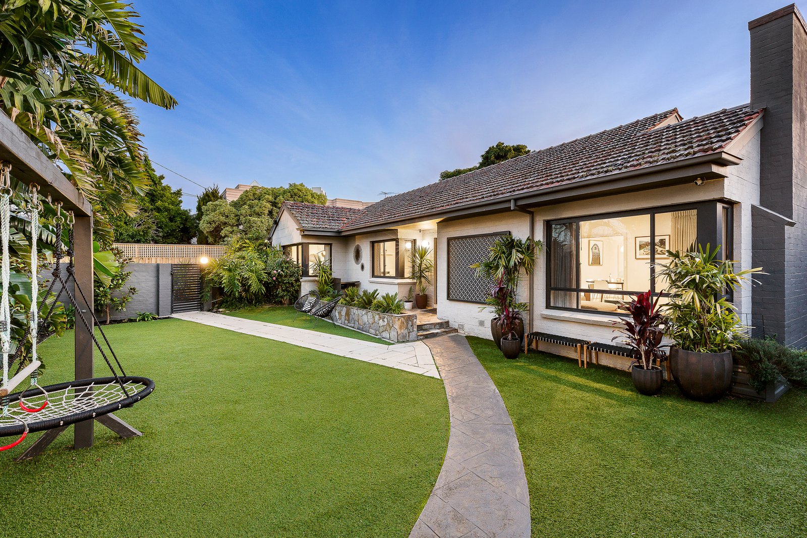 35 Canberra Grove, Brighton East, 3187