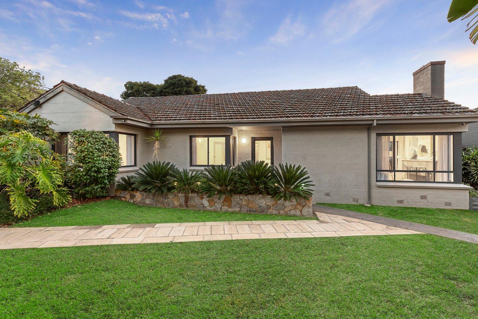 35 Canberra Grove, Brighton East, 3187