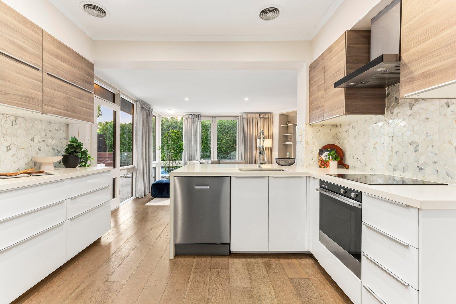 35 Canberra Grove, Brighton East, 3187