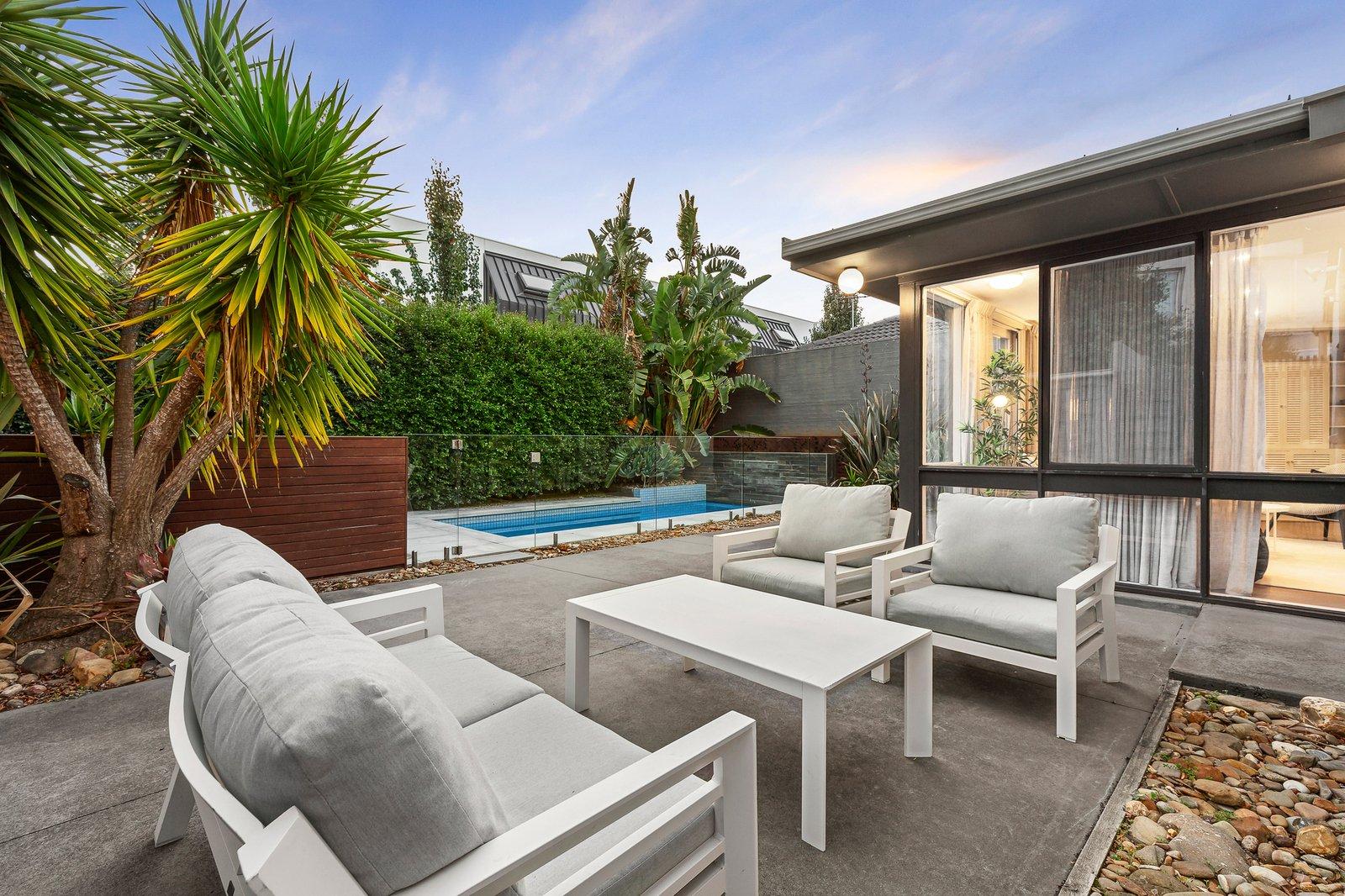 35 Canberra Grove, Brighton East, 3187